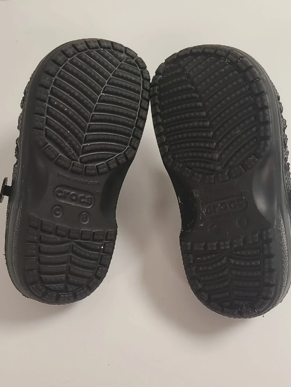 Kids Black CROCS Clog Shoes - Casual Slip-On  No Heel Strap - Size 8